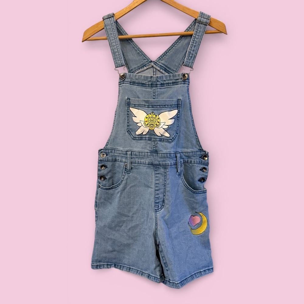 Women Denim Sailor Moon Hot Topic Eternal Moon Overalls Shorts Small (S)‎ Manga